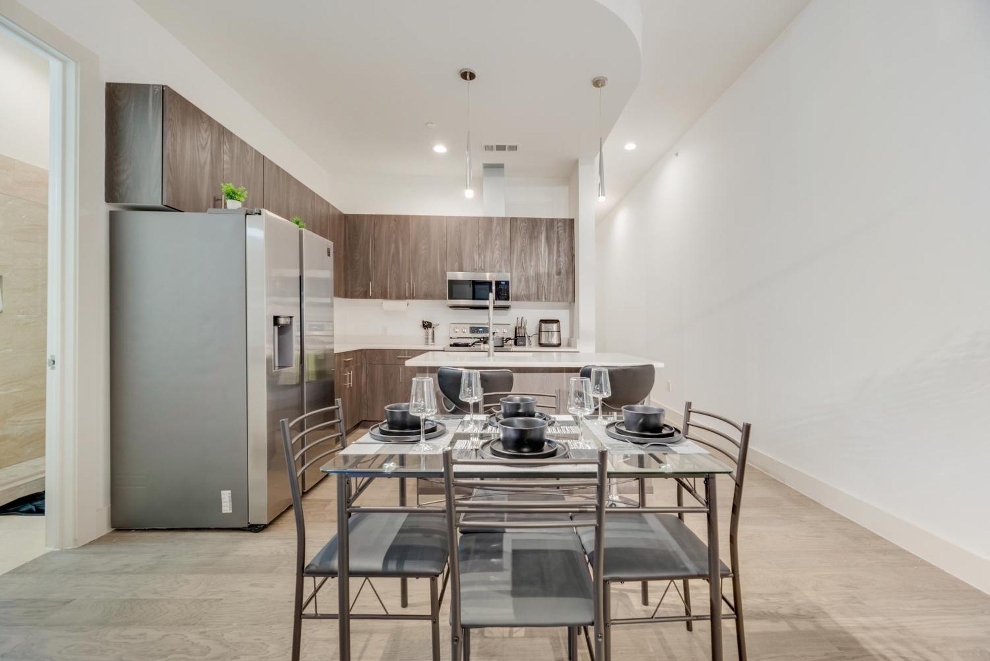 Snappy Loft Style 2Br I Gym I Parking I Workspace Даллас Екстер'єр фото